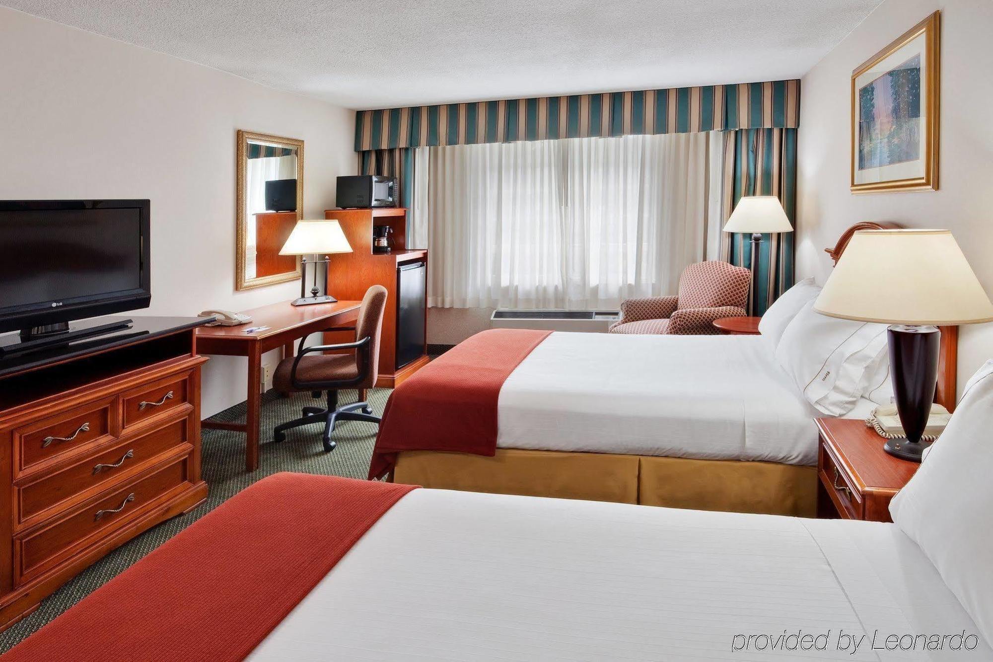 Holiday Inn Express Poughkeepsie By Ihg Exterior foto